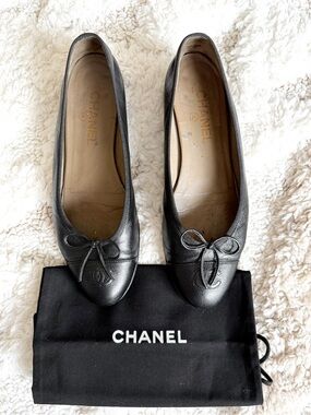 Chanel Vintage Black Leather Ballet CC Cap Toe Flats 40